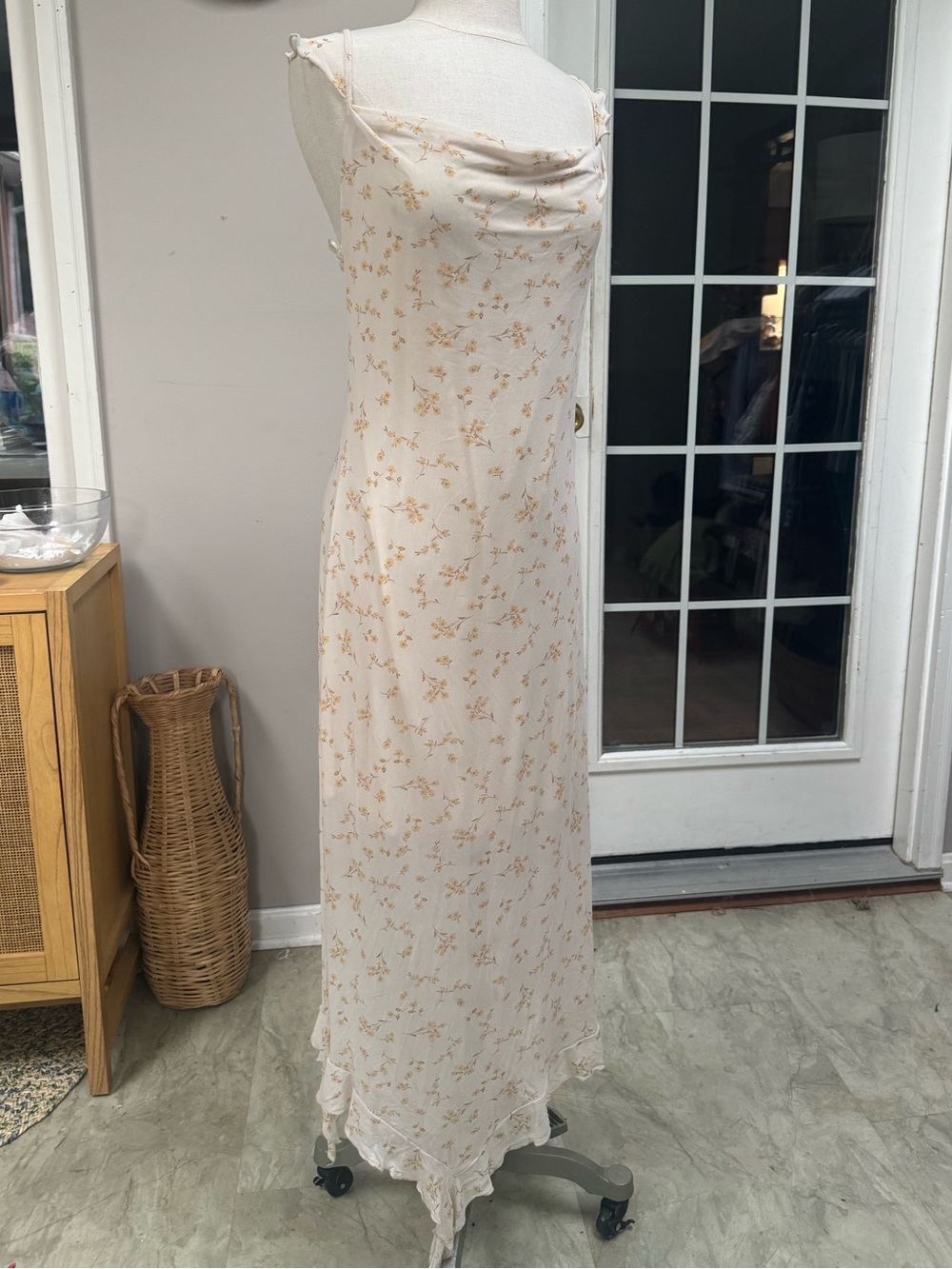 NWT Kirious Los Angeles Cowl Neck Floral Slip Maxi Dress Cream Large